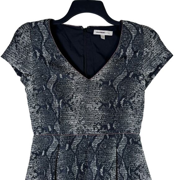 Banana Republic Heritage Metallic Snake Print A Line V Neck Mini Dress‎ Women 2 - Picture 3 of 13